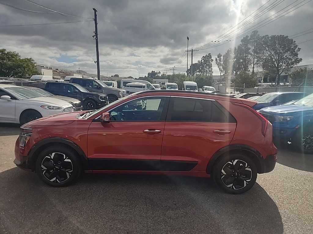 Certified 2023 Kia Niro Wave FWD image 10