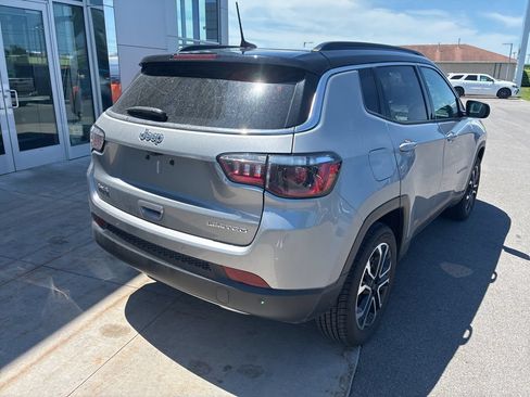Used 2023 Jeep Compass Limited w/ Sun and Sound Group AWD/4WD image 12