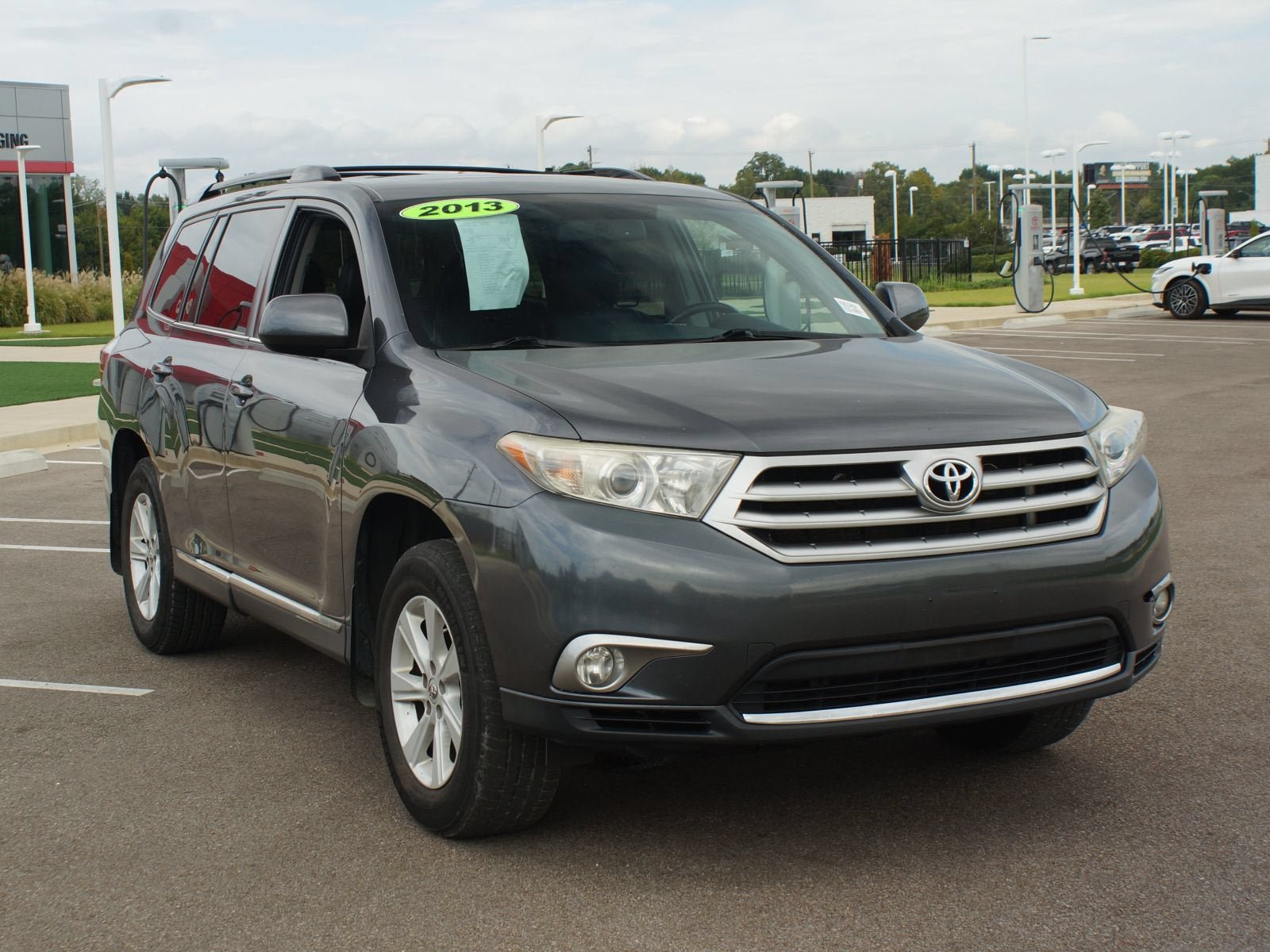 Used 2013 Toyota Highlander SE AWD/4WD image 2