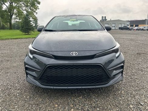 Used 2024 Toyota Corolla SE FWD image 2