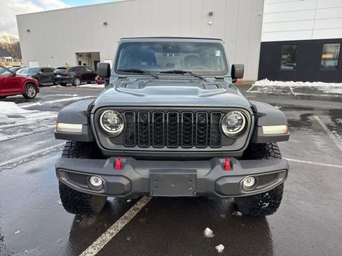 Used 2024 Jeep Gladiator Rubicon w/ Convenience Group image 8
