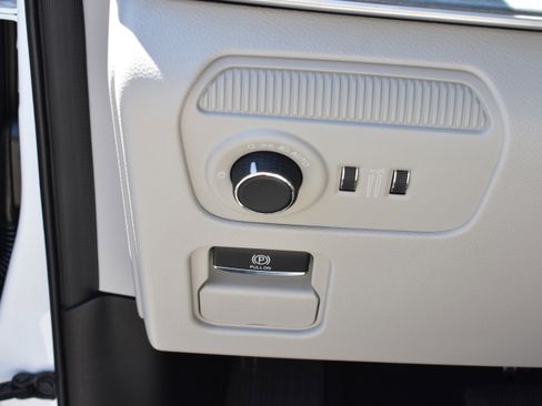 New 2026 Jeep Grand Wagoneer L Limited AWD/4WD image 16
