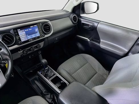 Used 2020 Toyota Tacoma SR5 RWD image 25