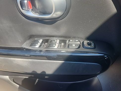 Used 2018 Kia Soul + FWD image 25