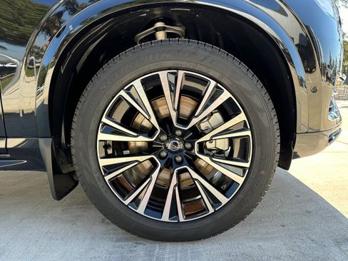 Used 2025 Volvo XC90 T8 Plus w/ Protection Package Premier image 7