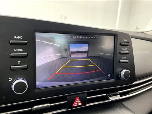 Used 2023 Hyundai Elantra SEL image 21