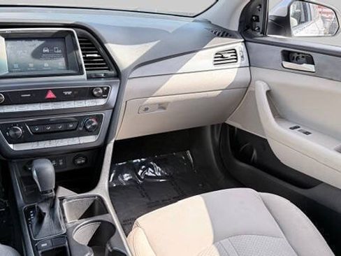 Used 2019 Hyundai Sonata SE FWD image 14
