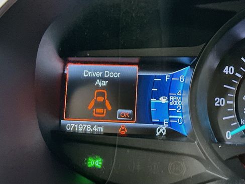 Used 2019 Ford Edge Titanium FWD image 19