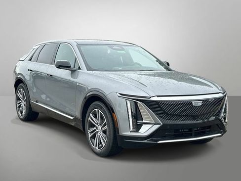 New 2026 Cadillac Lyriq Luxury w/ LPO, Floor Liner Package AWD/4WD image 13