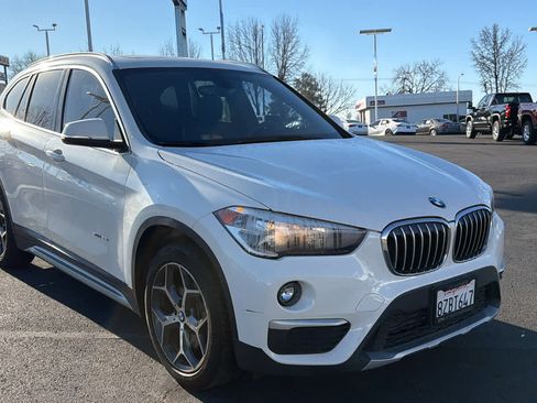 Used 2018 BMW X1 xDrive28i image 3
