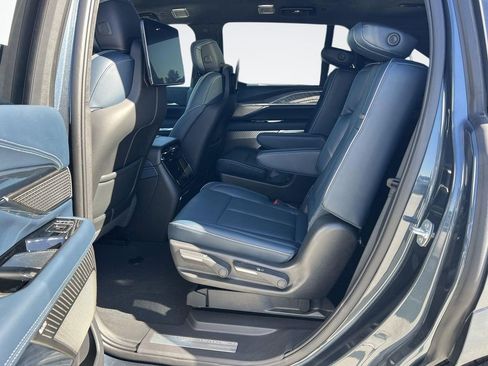 New 2025 Cadillac Escalade IQ Luxury 2 AWD/4WD image 28