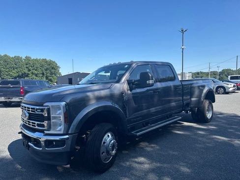 Used 2025 Ford F450 XLT w/ FX4 Off-Road Package AWD/4WD image 3