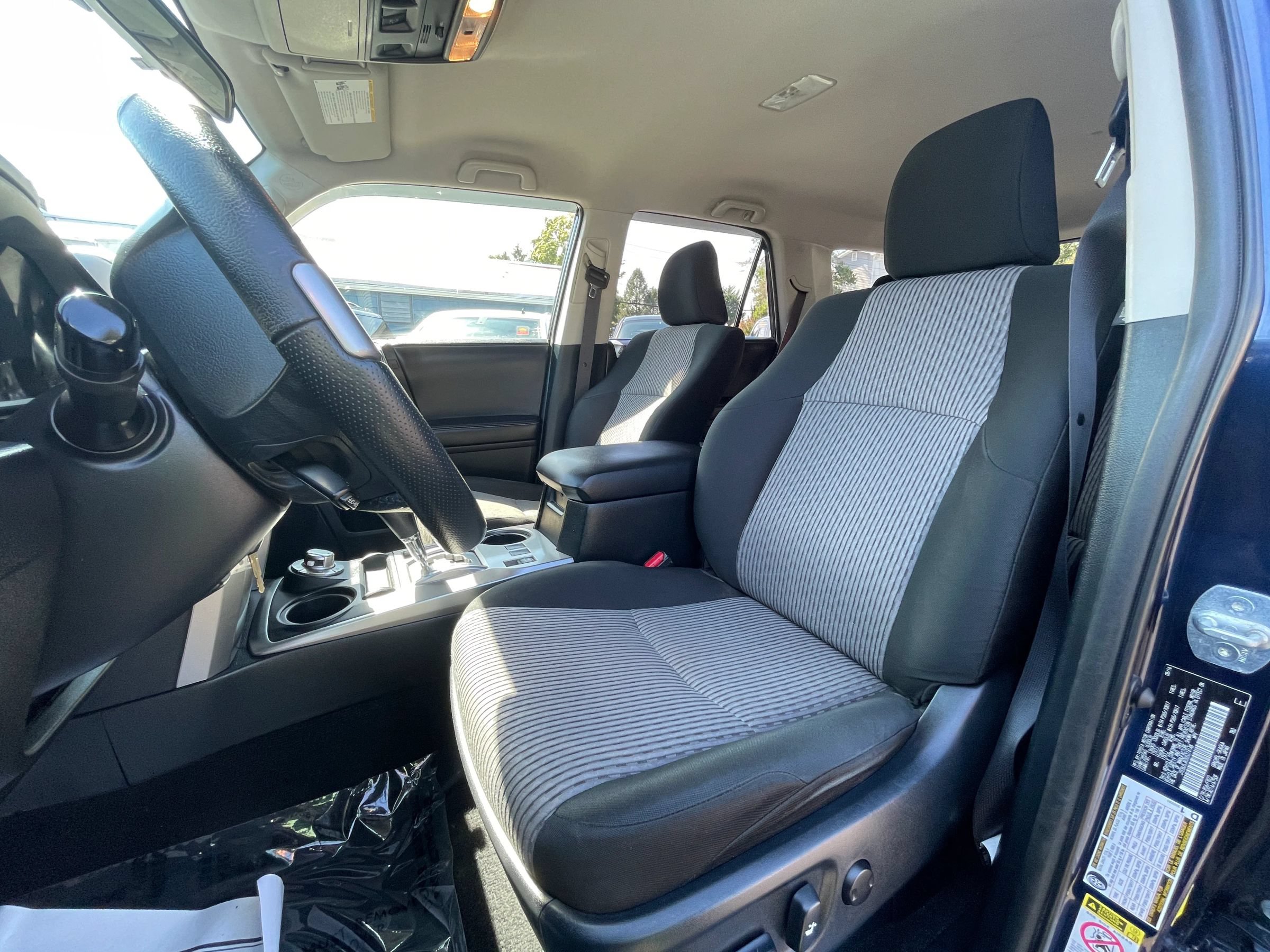 Used 2016 Toyota 4Runner SR5 AWD/4WD image 10