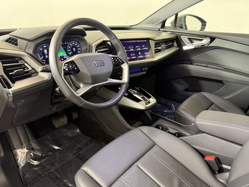 Used 2024 Audi Q4 e-tron Premium Plus w/ Premium Plus image 4