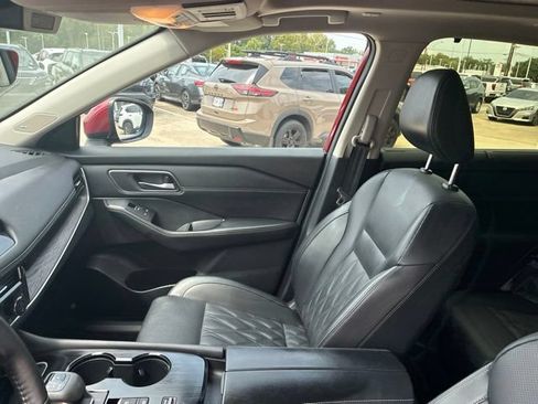 Used 2024 Nissan Rogue Platinum w/ Platinum Premium Package FWD image 16