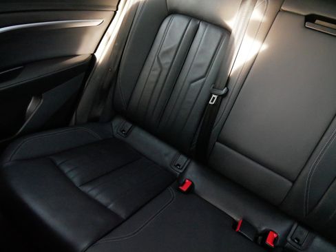 Used 2022 Audi e-tron Premium w/ Convenience Plus Package image 12