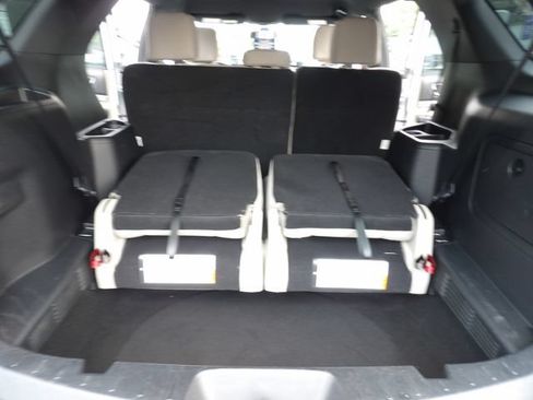 Certified 2018 Ford Explorer XLT AWD/4WD image 26