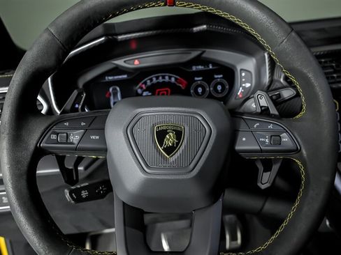 Used 2023 Lamborghini Urus Performante AWD/4WD image 27