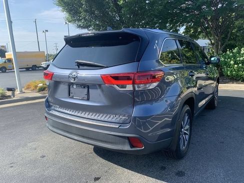 Used 2018 Toyota Highlander XLE AWD/4WD image 8