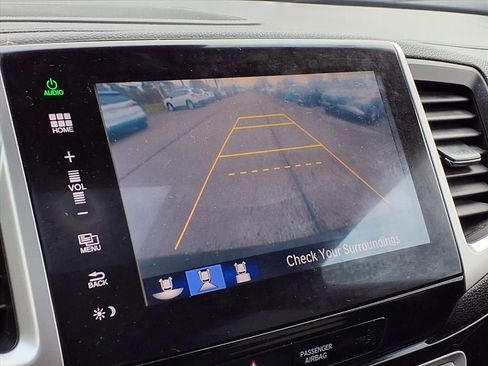 Used 2016 Honda Pilot Touring image 19