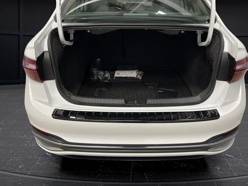 Used 2025 Volkswagen Jetta SEL image 15