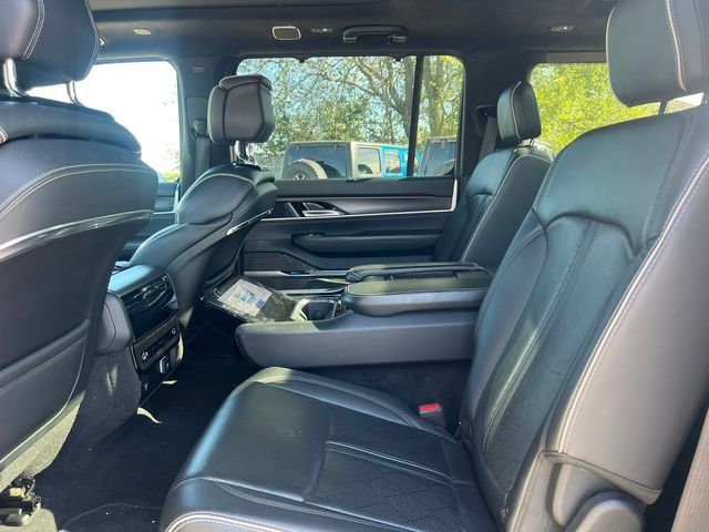 Used 2024 Jeep Grand Wagoneer Series II Obsidian w/ Quick Order Packagew 28T AWD/4WD image 4
