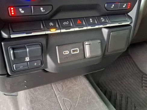 Used 2021 Chevrolet Silverado 1500 RST image 11