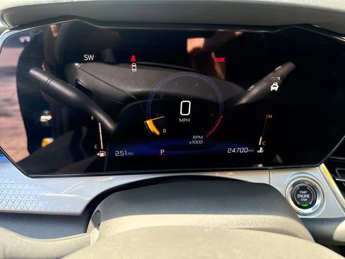 Used 2024 Chevrolet Trax LT FWD image 23