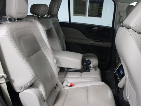 Used 2022 Lincoln Aviator Reserve image 35