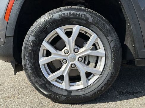 Used 2022 Jeep Grand Cherokee Limited w/ Luxury Tech Group II image 10