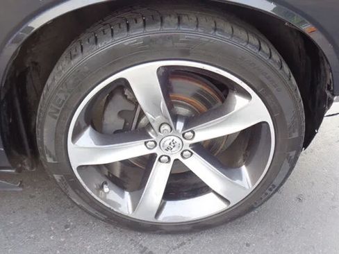 Used 2014 Dodge Challenger SXT RWD image 10