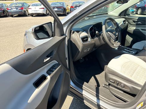Certified 2024 Chevrolet Equinox LS w/ LS Convenience Package FWD image 8