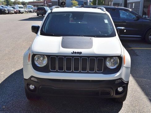 Used 2023 Jeep Renegade Latitude image 3