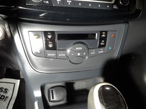 Used 2018 Nissan Sentra SV FWD image 11