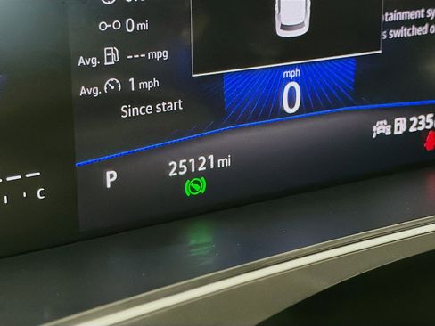 Used 2024 Volkswagen Tiguan SE image 8