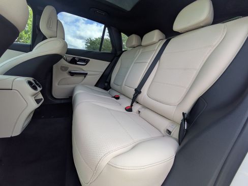 New 2026 Mercedes-Benz GLC 300 image 12