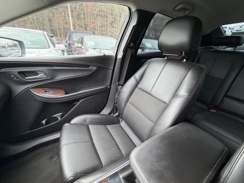 Used 2015 Chevrolet Impala LT image 19