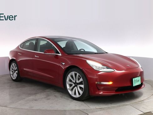 Used 2020 Tesla Model 3 Performance image 4