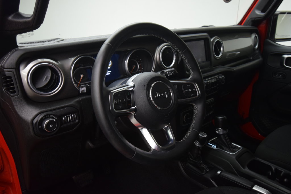 Used 2018 Jeep Wrangler Unlimited Sahara AWD/4WD image 11