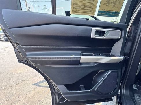 Used 2022 Ford Explorer Limited w/ Equipment Group 301A AWD/4WD image 23