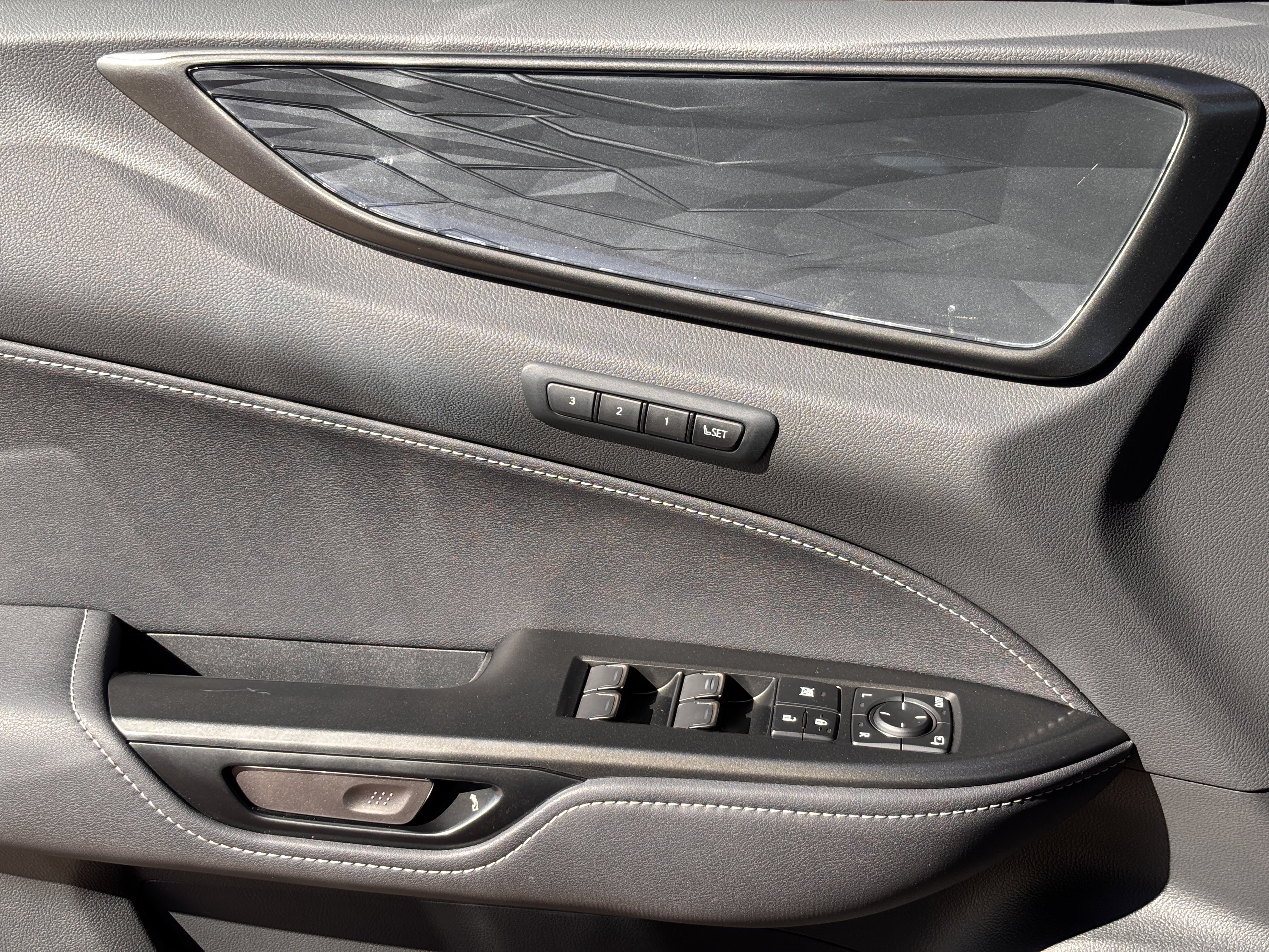 Certified 2025 Lexus NX 250 FWD w/ Accessory Package (2T) image 28