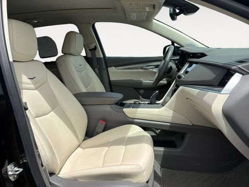Certified 2024 Cadillac XT5 Premium Luxury w/ LPO, Floor Liner Package AWD/4WD image 15