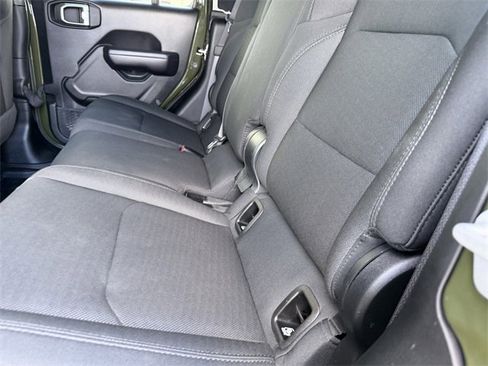 Used 2021 Jeep Gladiator Sport image 15