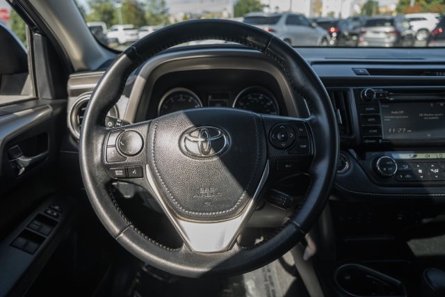 Used 2018 Toyota RAV4 XLE AWD/4WD image 26
