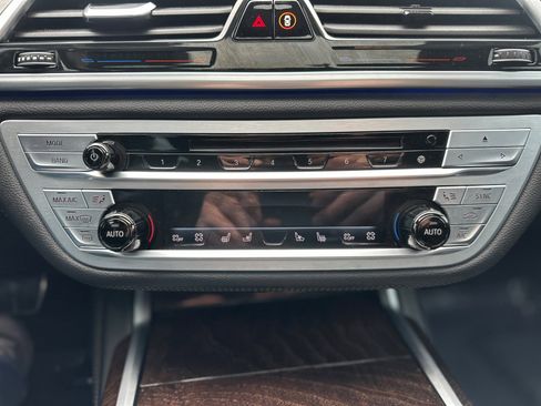 Used 2020 BMW 740i w/ M Sport Package image 29