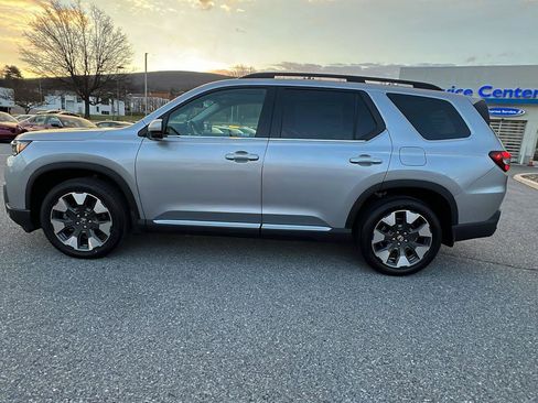 New 2026 Honda Pilot Touring image 7