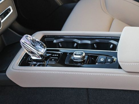 New 2026 Volvo XC90 T8 Plus w/ Protection Package Premier image 29