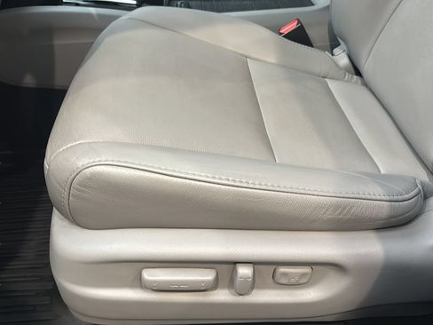 Used 2019 Honda Pilot Touring image 12