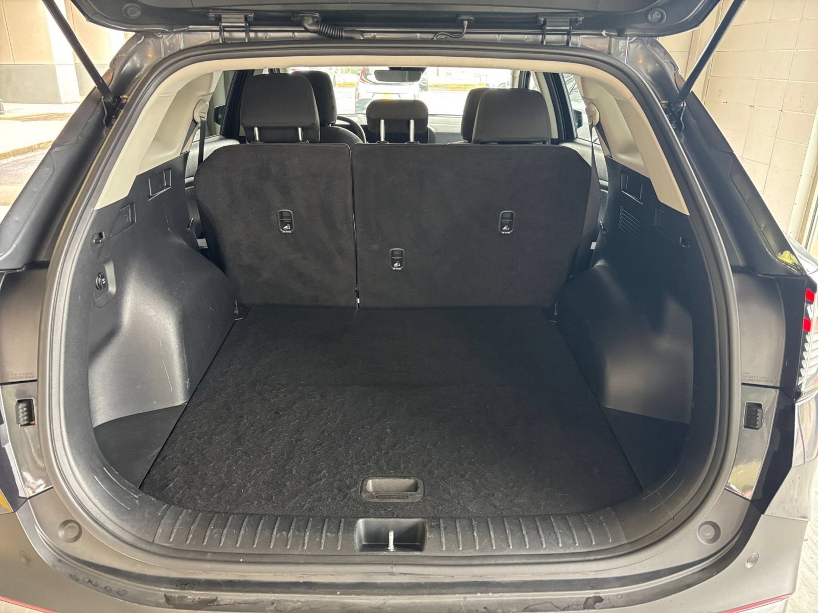 Used 2026 Kia Sportage LX FWD image 30