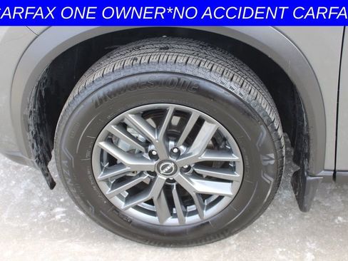 Used 2023 Nissan Rogue S image 11